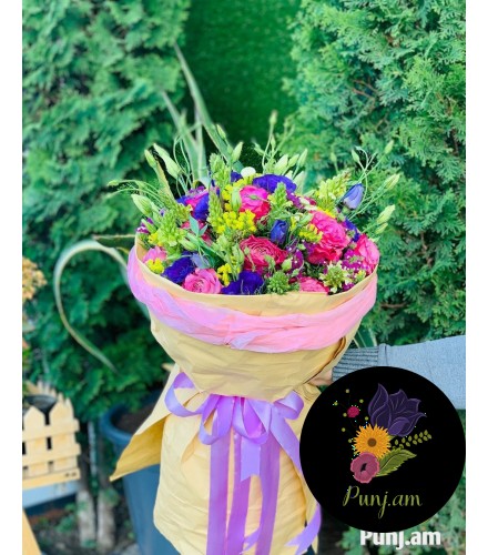 Փունջ վարդերով և լիզիանտուսներով